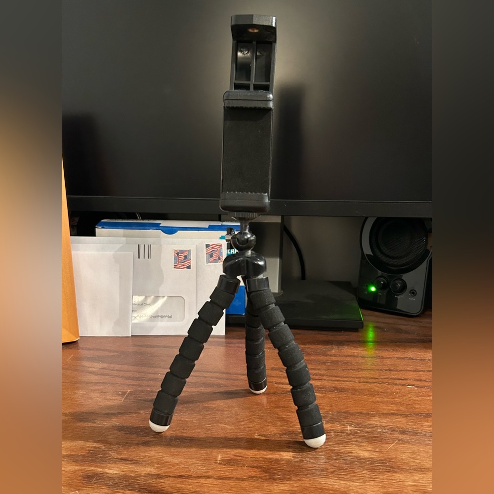 3/$12 NEW: Never Used: Cell Phone Tripod